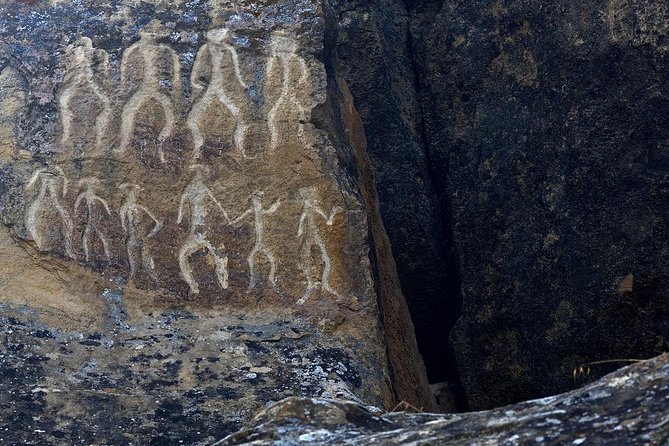 All inclusive! Qobustan, Mud Vulcano, Ateshgah & Yanardag Fire Mountain Tour - Guides, vehicles, and the pace of the day