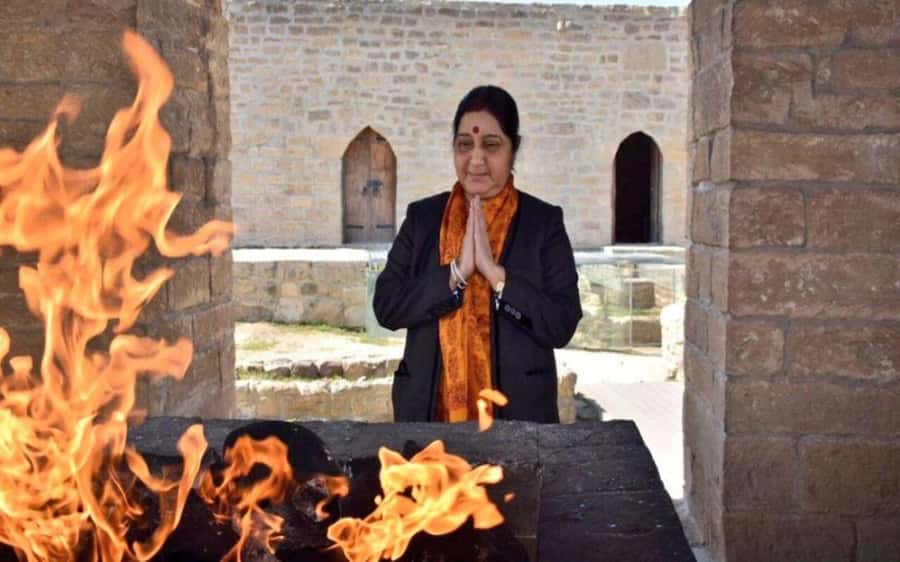 Ateshgah Fire temple and Burning mountain tour - Ateshgah Fire Temple: the most meaningful stop