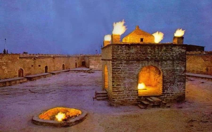 Ateshgah Fire temple and Burning mountain tour - The ride from Baku to Ateshgah