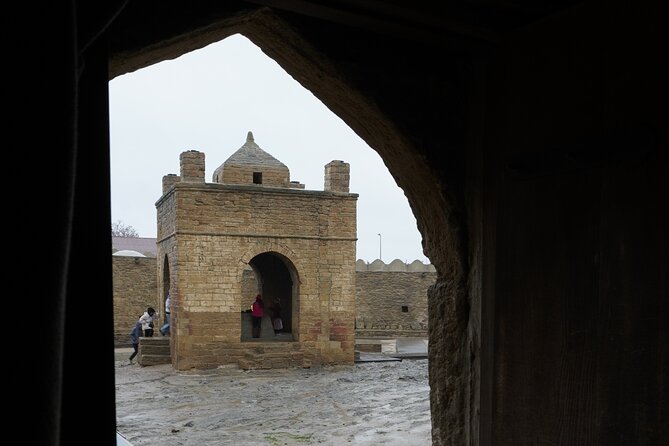Ateshgah Fire Temple and Yanardag Fire Mountain Private Tour - Seeing the flame at Yanar Dag