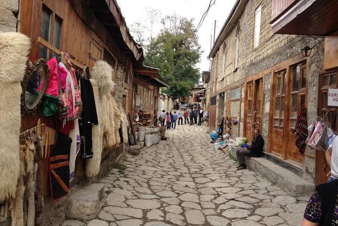 Azerbaijan in 9 days - Gobustan, mud volcanoes, and Baku after dark