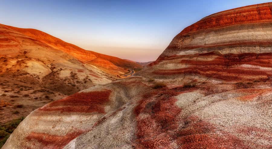 Baku: Candy Mountain, Pink Lake, Besh Barmag Dag and Mosque - Five useful things to know before you go