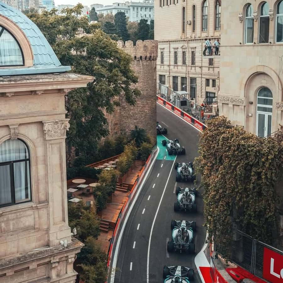 Baku City Tour: Explore the Heart of Azerbaijan - The 10-minute cable car and the climb to Highland Park