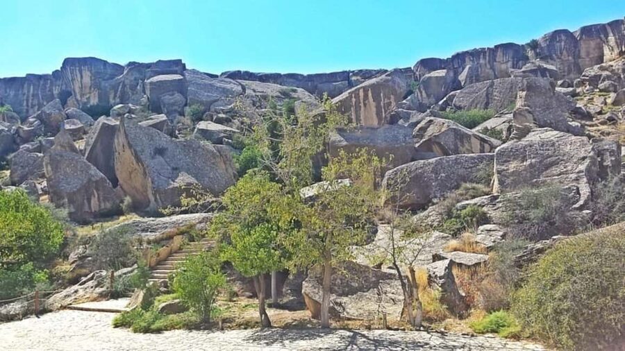 Baku: Gobustan-Absheron Tour with Hotel PICK UP and DROP OFF - Understanding the Ateshgah Fire Temple