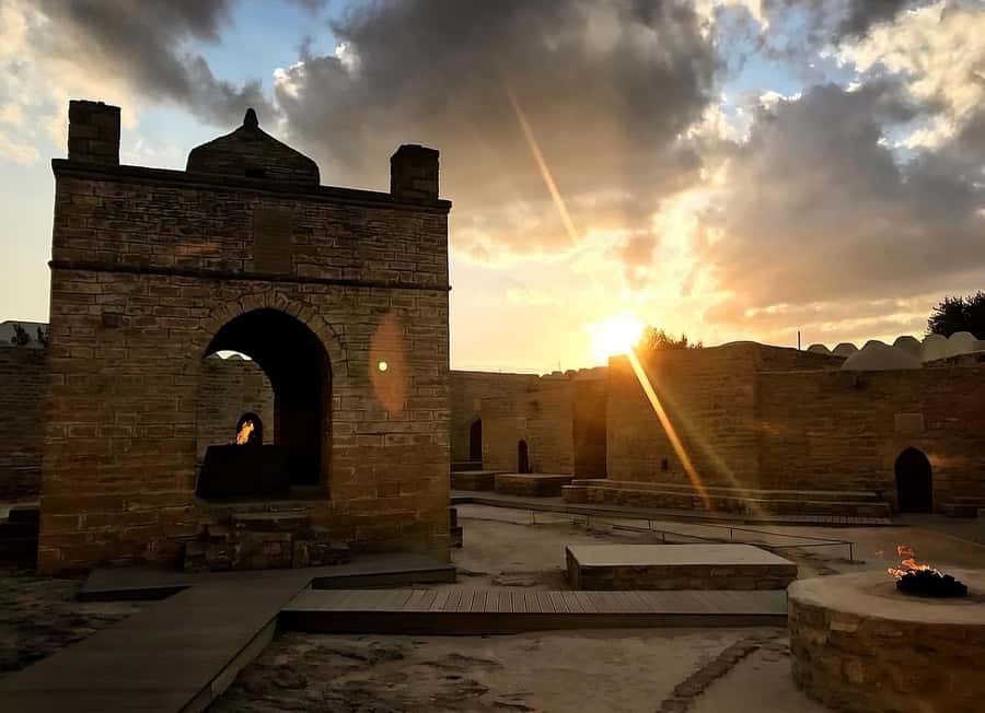 Baku: Gobustan & Absheron Trip - Ateshgah brings three fire traditions together