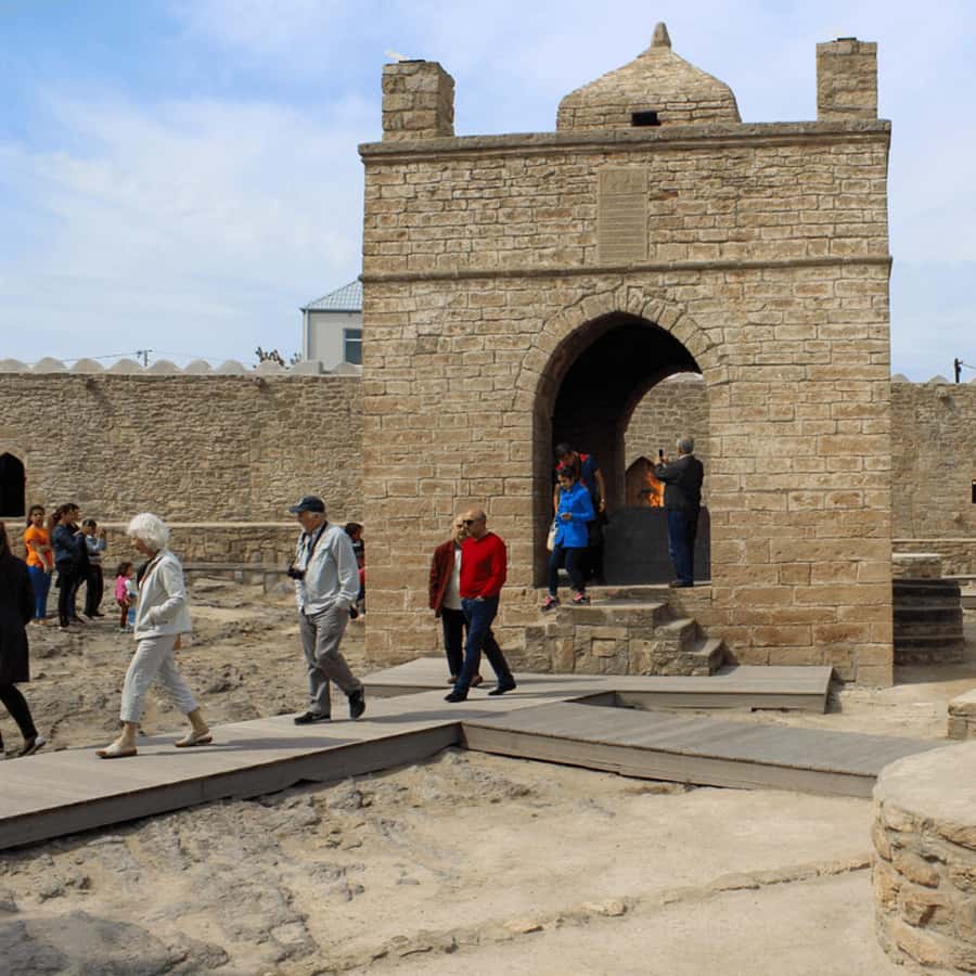 Baku: Gobustan, Mud Volcanoes, Fire Temple, & Yanar Dag Tour - Why this day trip works from Baku