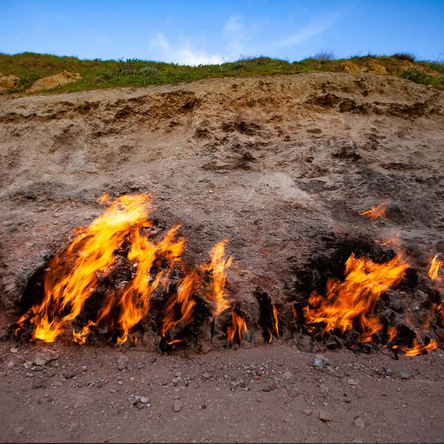 Baku: Gobustan, Mud Volcanoes, Fire Temple, & Yanar Dag Tour - Yanar Dag, Azerbaijan’s burning hillside
