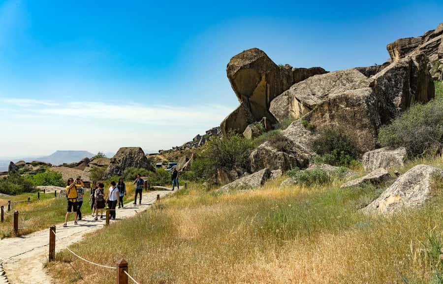 Baku: Gobustan, Mud Volcanoes, Fire Temple, & Yanar Dag Tour - Who should book this route?