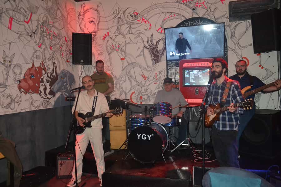 Baku: Guided Bar Crawl with Shots and Nightclub Entry - Finishing at Barfly Social Hub