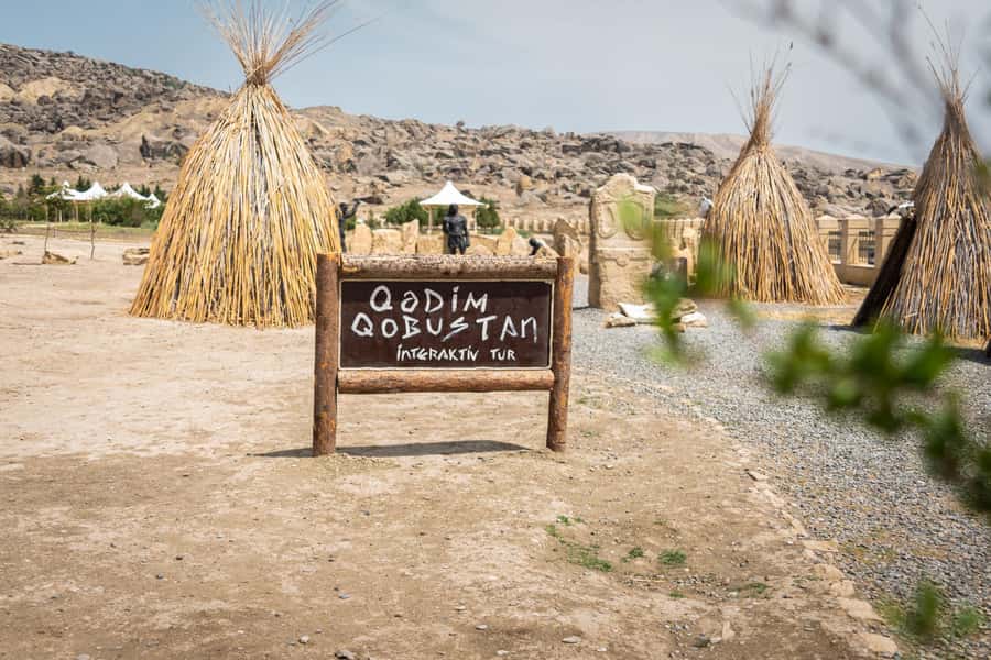 Baku: Half-Day Gobustan and Mud Volcanoes Tour with Entry - Key points at a glance