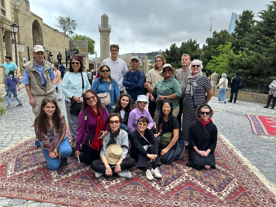 Baku: Historic and Modern Baku Tour ( Day & NIght Tour) - Why this short tour works in Baku