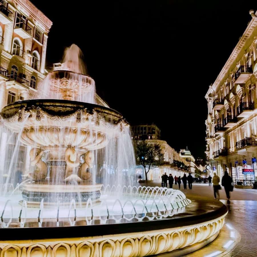Baku: Light-Up Baku Walking Evening Tour - 6:40 pm: A Short Boat Ride on the Caspian Sea