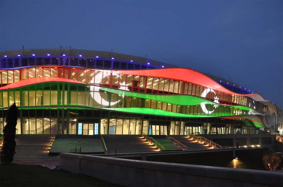 Baku Lights Night Tour with Hotel Pickup - Why Baku works especially well at night