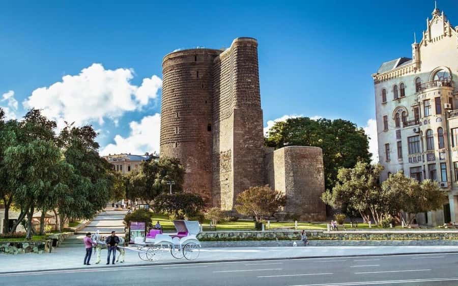 Baku Old City Tour by Heritage Travel - The Lion Head and the pleasure of an odd detail