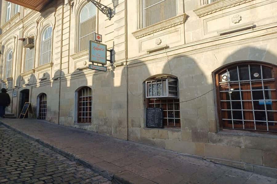 Baku Old City Tour by Heritage Travel - Tiny books and a surprisingly good first stop
