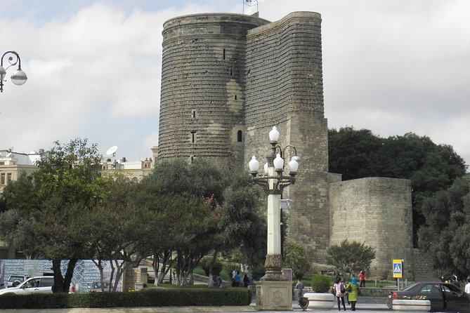 Baku: Old City Walking Tour - What the private car adds to a four-hour tour