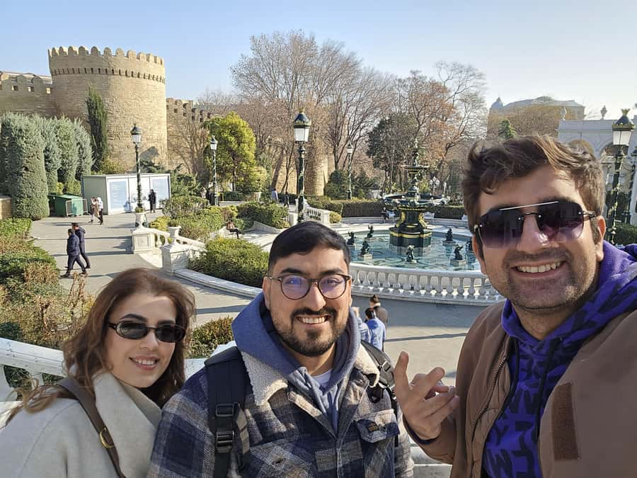 Baku: Stunning Walking Tour of Historical and Modern City - Why this Baku tour works as an introduction