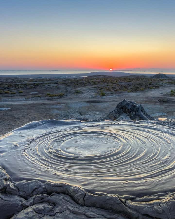 Baku: The Best 5 Sightseeing Spots Gobustan + Old City Tour - Why this Baku day trip works so well