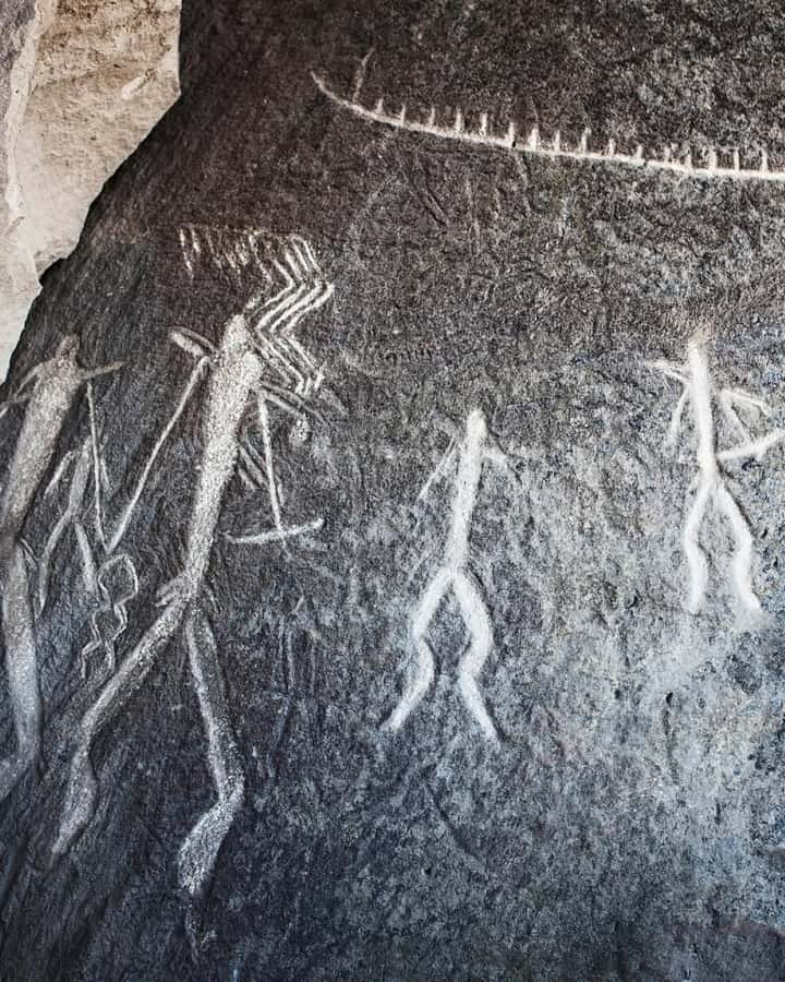 Baku: The Best 5 Sightseeing Spots Gobustan + Old City Tour - Gobustan’s carvings bring prehistory to life