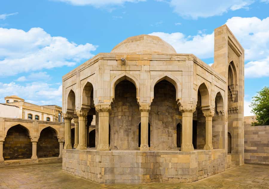 Baku: The Best 5 Sightseeing Spots Gobustan + Old City Tour - Yanar Dag turns natural gas into a spectacle