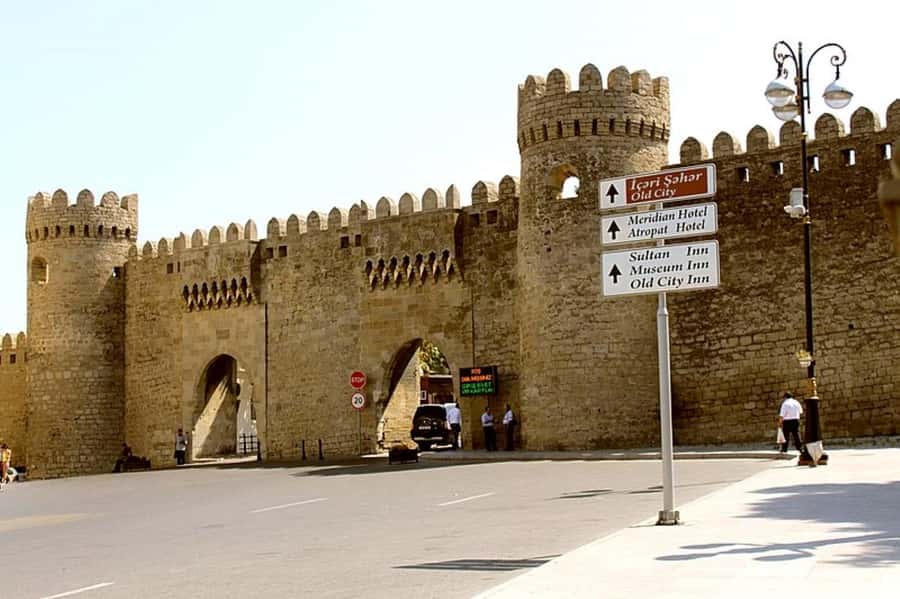 Baku: The Best 5 Sightseeing Spots Gobustan + Old City Tour - The Old City gift gives the day a better ending