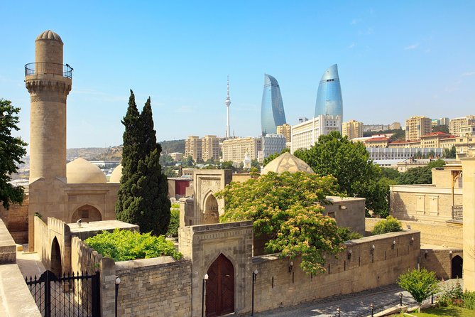 BAKU WALKING tour with the best STREET FOOD and DRINK tasting - A private format for questions and personal pacing