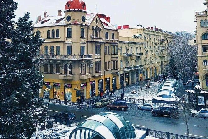 BAKU WALKING tour with the best STREET FOOD and DRINK tasting - Walking through Baku while learning how locals eat