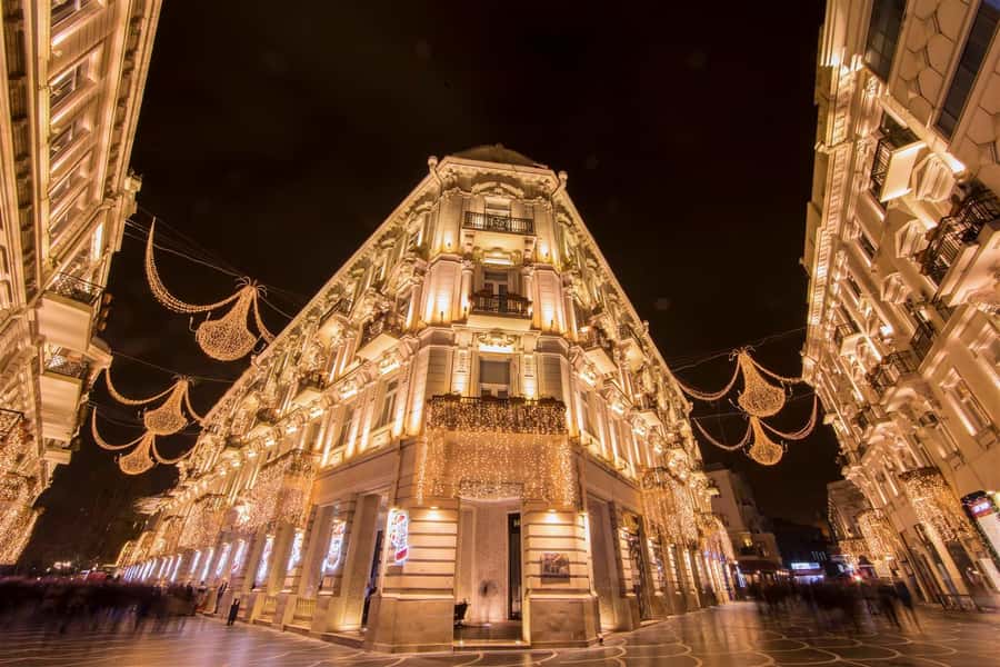 Become a Baku resident in a day - Philarmonia Garden and Bibi-Heybat Mosque