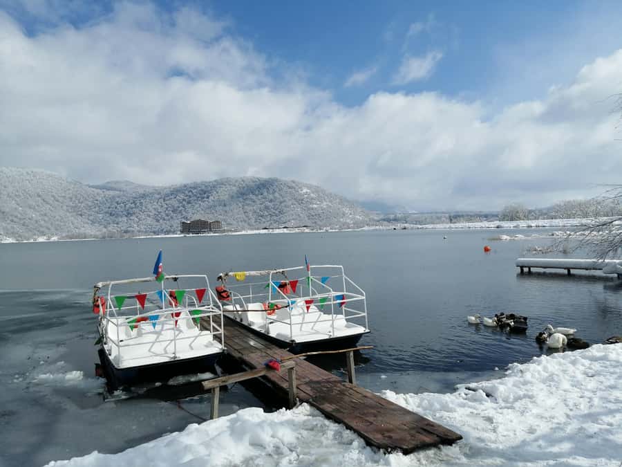 From Baku: Gabala Cable Car, Nohur Lake & Juma Mosque Trip - Nohur Lake: An Hour for Water, Forest, and Lunch