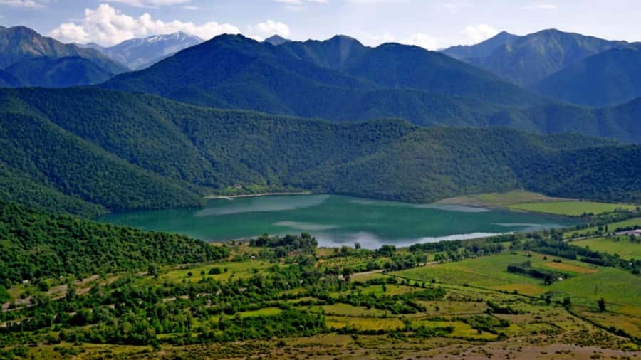 From Baku: Shamakhi, Ismailli, Gabala and Sheki Day Tour - The early road from Baku to Shamakhi