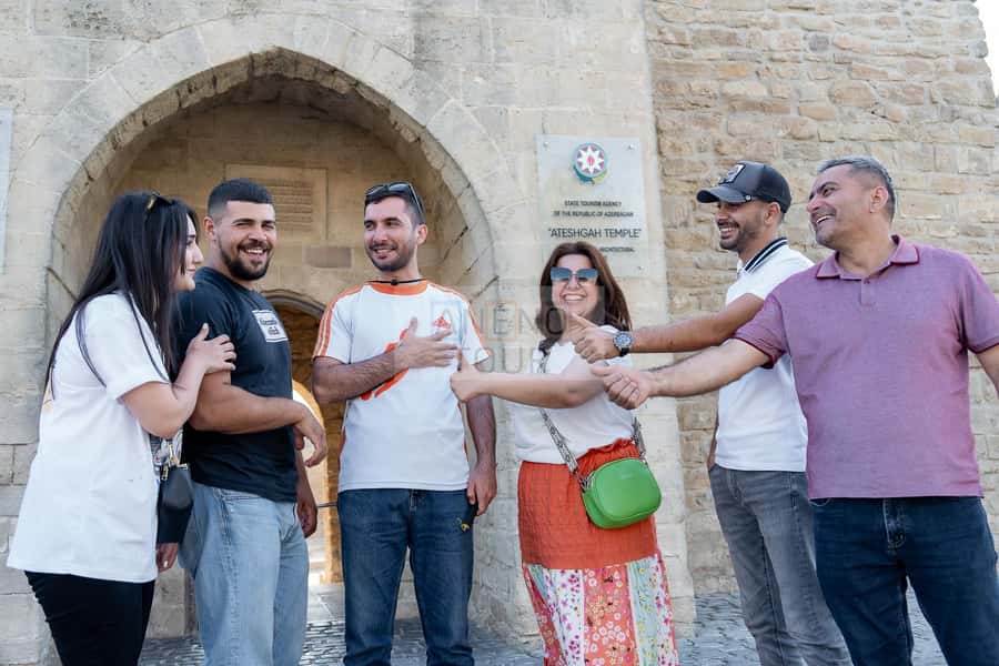 From Bakü: Sightseeing - Ateshgah - Yanardag - Gobustan - Ateshgah Temple and the Fire Worshippers