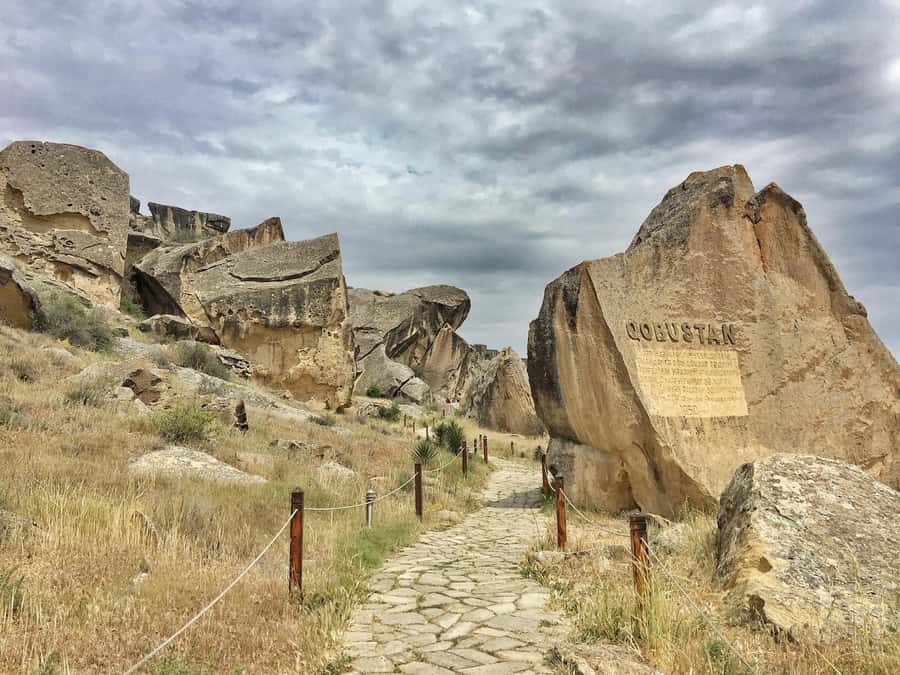 From Baku: Yanar Dag, Gobustan and Absheron Day Trip - The mud volcano detour and its 30 AZN cash fee