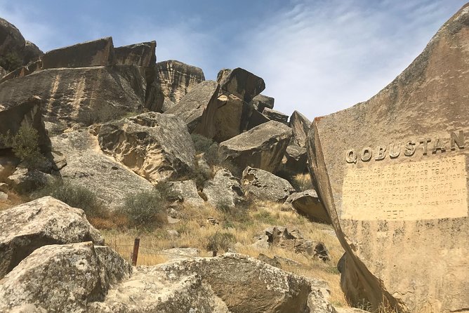 Full-Day Gobustan and Absheron Tour - Guides, vehicles, and the value of a small group