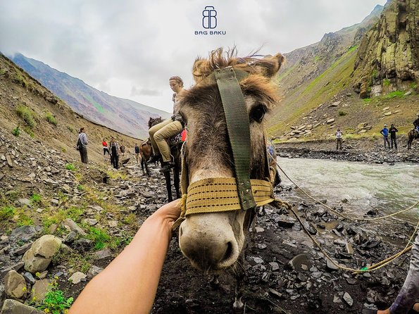 Galakhudat - Khinalig hiking tour with home-made lunch - Guide care makes a difference