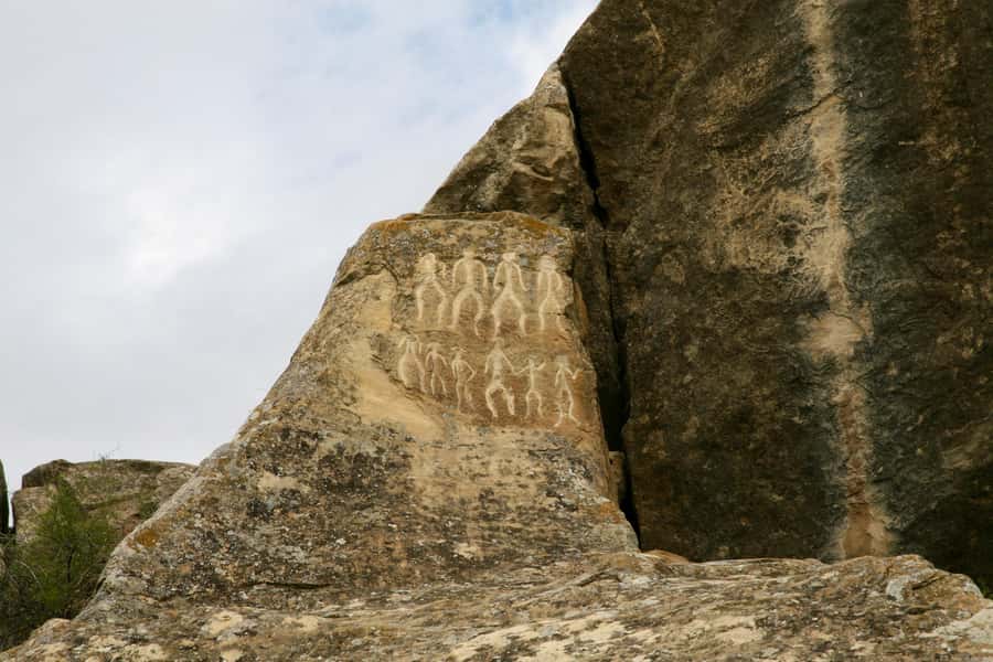 Gobustan and Fire temple Tour with Italian speaking guide - Transport, timing, and the feel of an eight-hour day