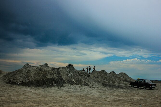 Gobustan and Mud volcanoes PRIVATE TOUR - Reaching Azerbaijan’s bubbling mud volcanoes