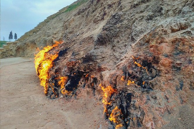 Gobustan, Mud Volcano, Burning Mountain and Fire Temple Tour - Yanar Dag: a hillside that keeps burning