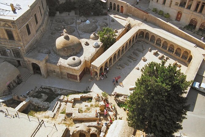 Group Walking Tour in Baku Old City - Shirvanshahs’ Palace and the medieval court