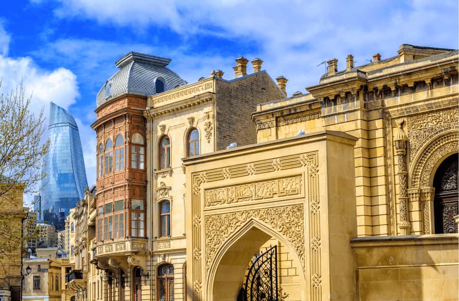 Heartbeat of Baku: Old & Modern City Walk (Group or Private) - Why this Baku walk works so well