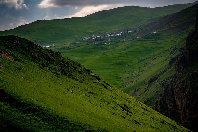 Tour to the North part of Azerbaijan Forests and Mountatin Quba - Besh Barmag Mountain: a strong opening stop